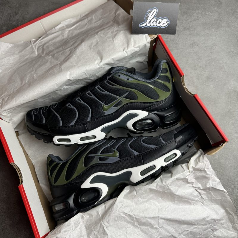 Nike Air Max Plus TN - Black Legion Green