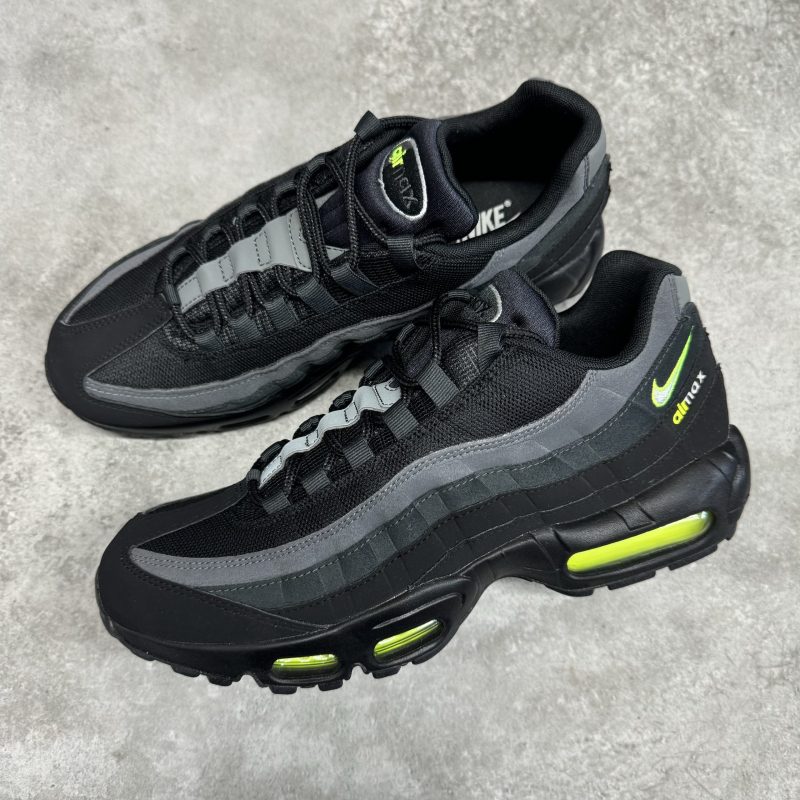 Nike Air Max 95 - Retro Logo Black Volt Neon